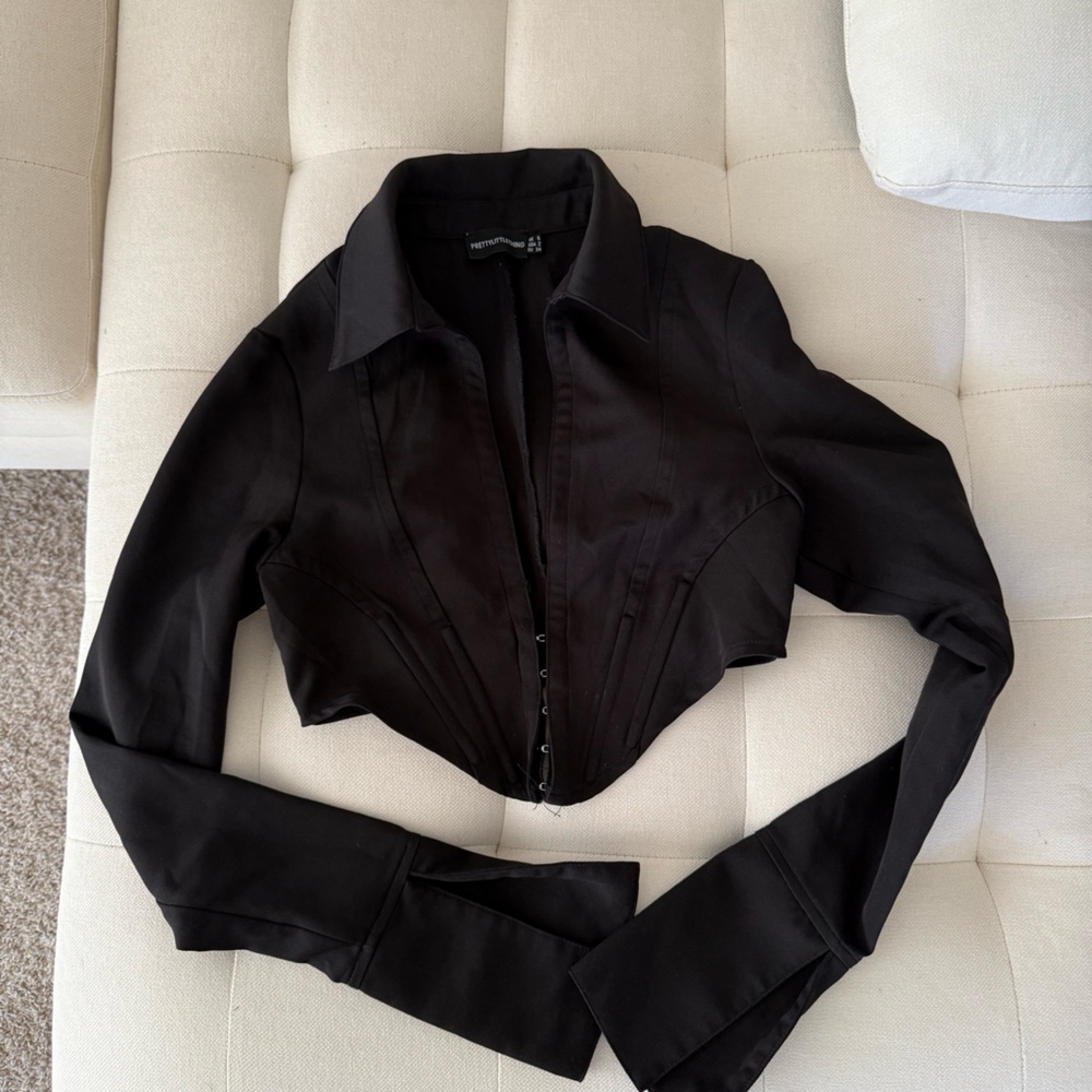 PrettyLittleThing Black Crop Top Versatile Style